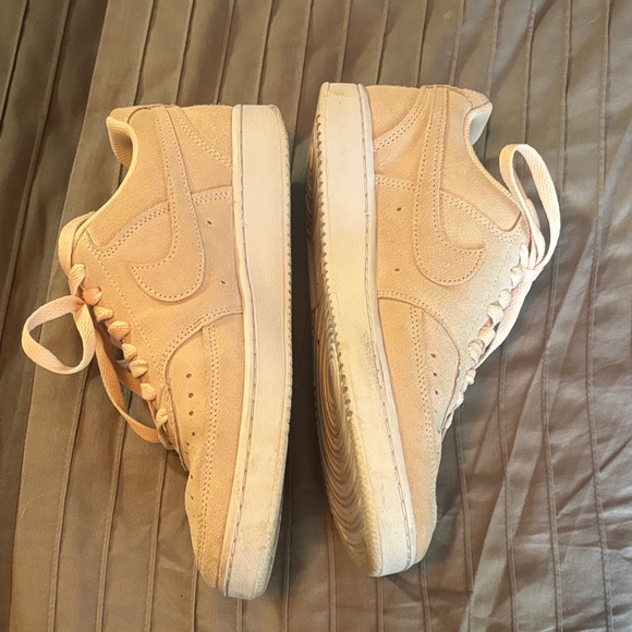 Nike court vision low  Women's Soft Pink Sneakers size 8 - Picture 4 of 9